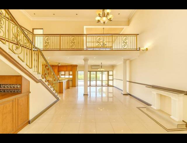 4 BEDROOM TOWNHOUSE FOR SALE IN IZINGA ESTATE